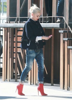 Gwen Stefani in Jeans Out in Los Angeles