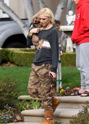 Gwen Stefani in Military Pants - Out in Los Angeles