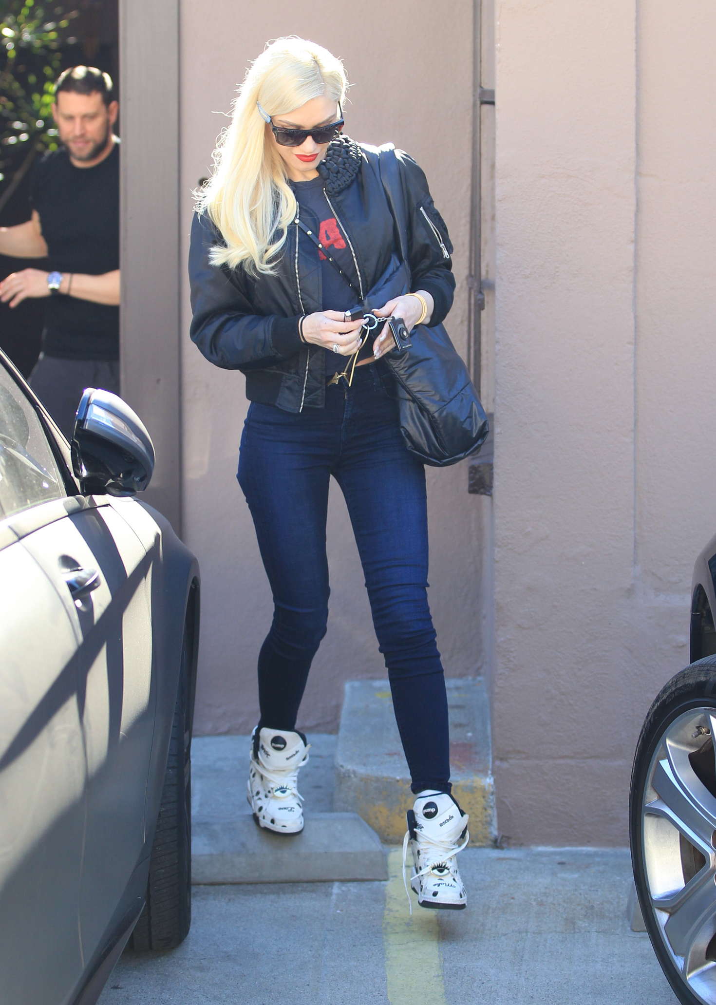 Gwen Stefani in Skinny Jeans out in Los Angeles
