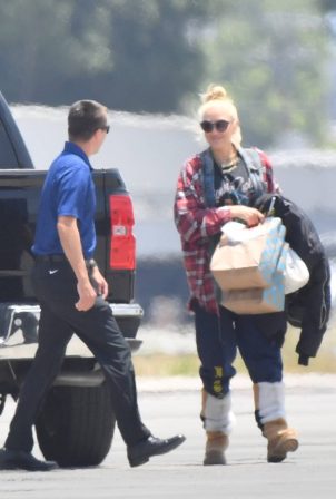 Gwen Stefani - Jetting out of Los Angeles