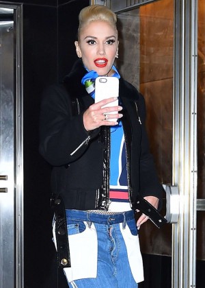Gwen Stefani Leaves her hotel in New York