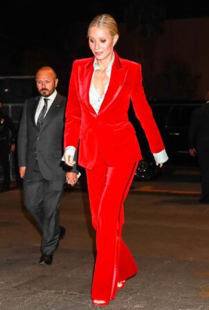 Gwyneth Paltrow - Arrives at the Gucci Fashion Show