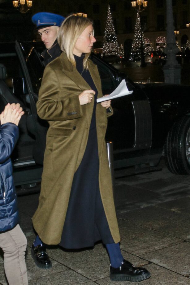Gwyneth Paltrow - Arriving at her hotel in Paris