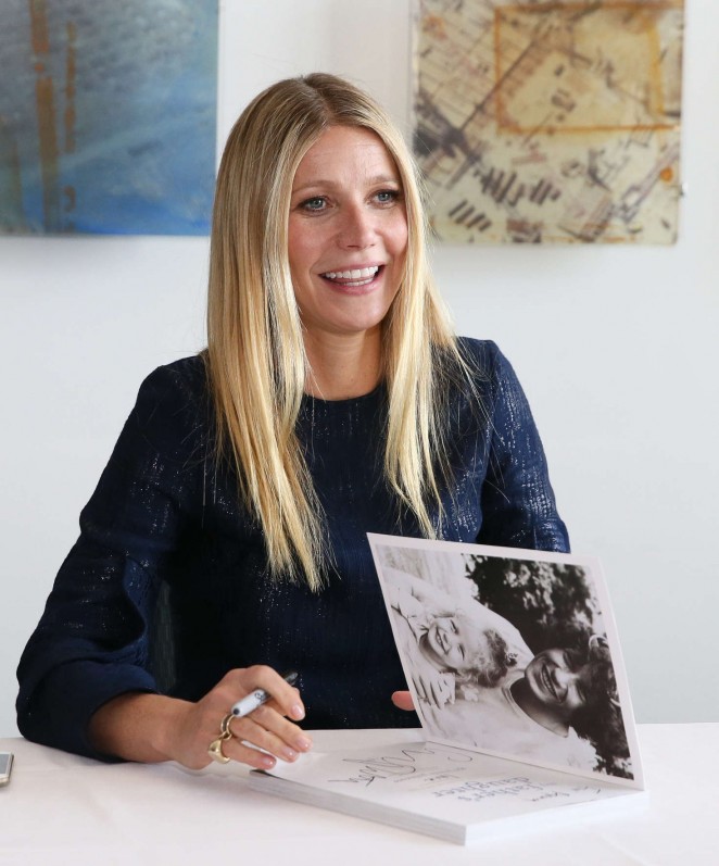 Gwyneth Paltrow Signs her book 'It's all Good' in Nashville