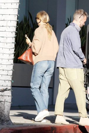 Gwyneth Paltrow - Spotted while she goes to a medical appointment in Beverly Hills