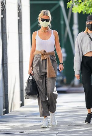 Gwyneth Paltrow – Wearing mask while out in New York | GotCeleb