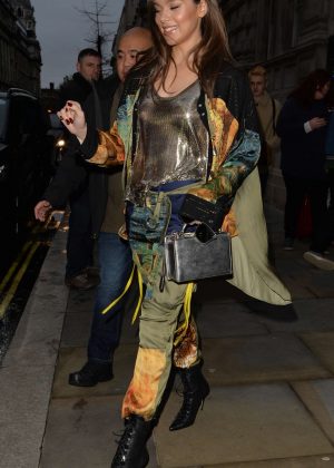Hailee Steinfeld - Leaving a TV studio in London