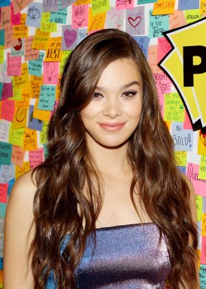 Hailee Steinfeld - Post-it 'Back to School' Promotional Event in New York City