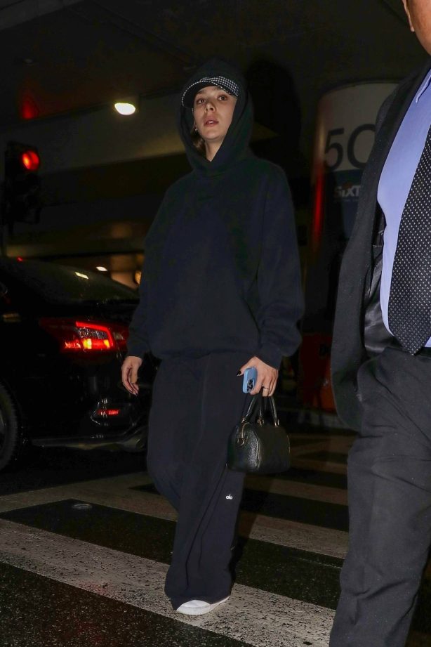 Hailee Steinfeld - Seen out make-up free at LAX