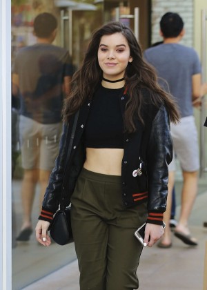 Hailee Steinfeld - Shopping at The Grove in West Hollywood