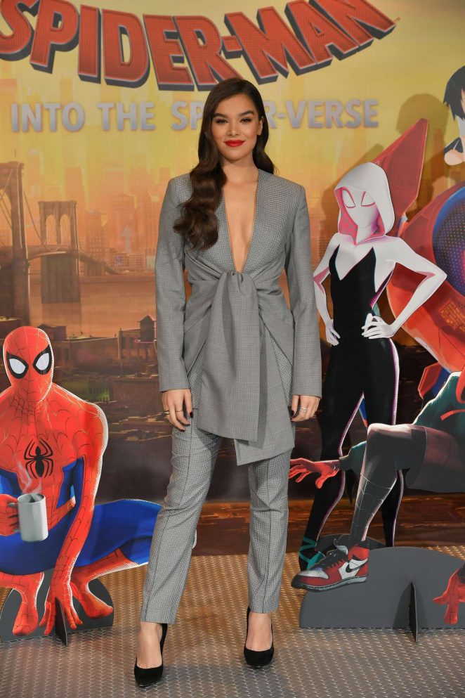Hailee Steinfeld - 'Spider-Man: into the Spiderverse' Photocall in Los Angeles
