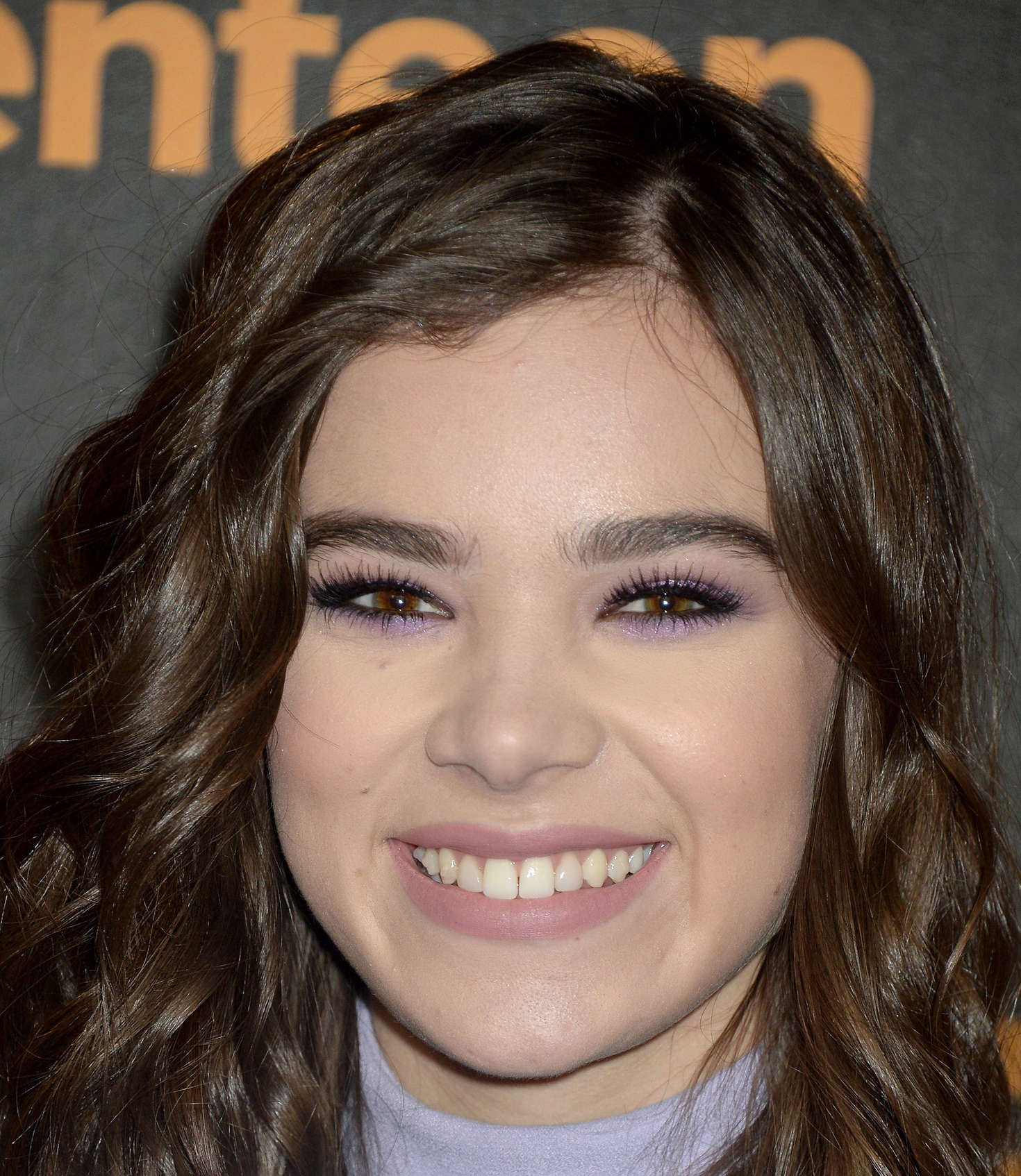 Hailee Steinfeld - 'The Edge of Seventeen' Photocall in Beverly H...
