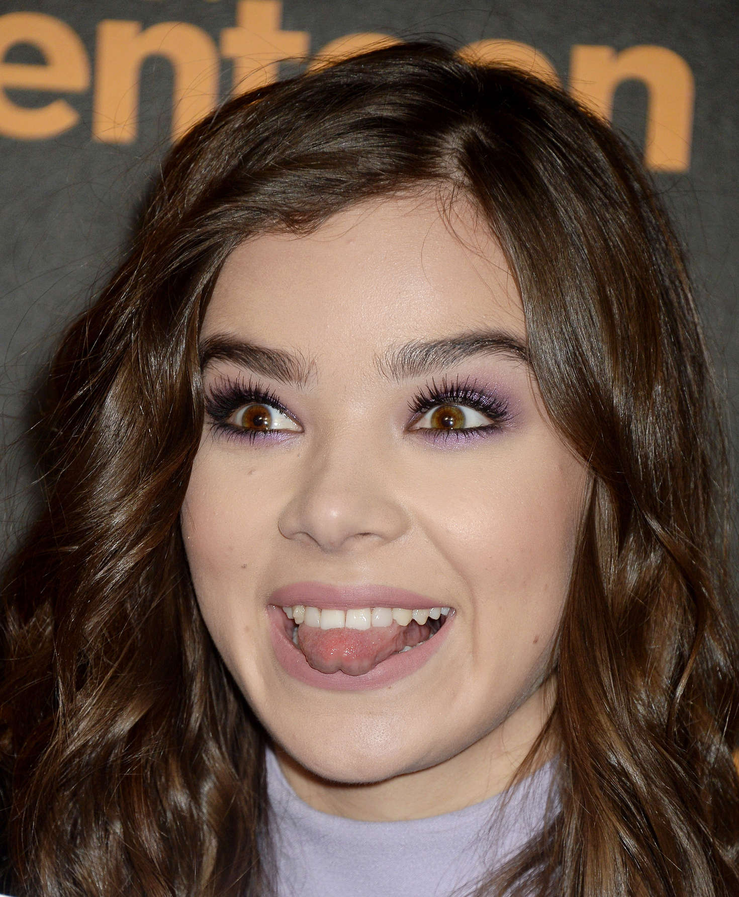 Hailee Steinfeld - 'The Edge of Seventeen' Photocall in Beverly H...