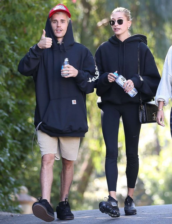 Hailey and Justin Bieber - Hiking with friends in Los Angeles