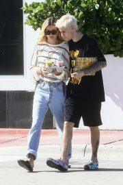 Hailey and Justin Bieber - Pick up some juice out in Miami