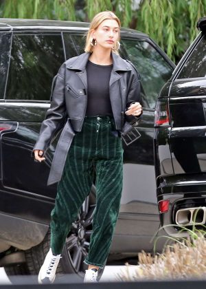 Hailey Baldwin - Heads to Scooter Braun's house in Los Angeles