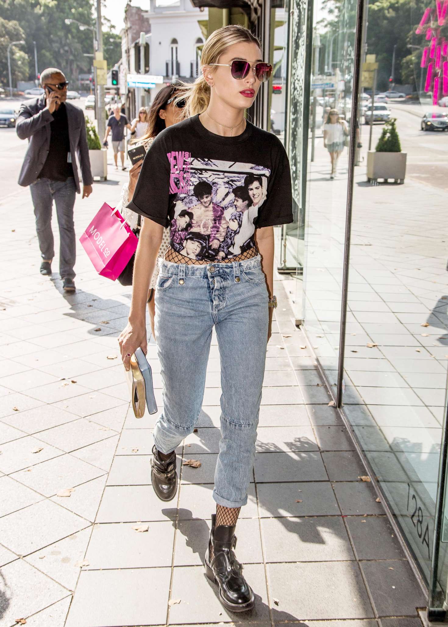 Hailey Baldwin in Jeans Shopping in Sydney | GotCeleb