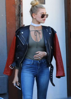 Hailey Baldwin in Skinny Jeans Shopping in Beverly Hills