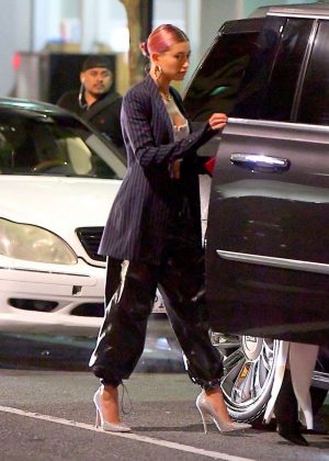 Hailey Baldwin - Night Out For Dinner In New York
