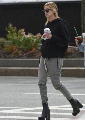 Hailey Baldwin -  Out and about In New York