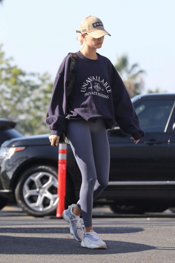 Hailey Bieber - Arrives to the gym in Los Angeles