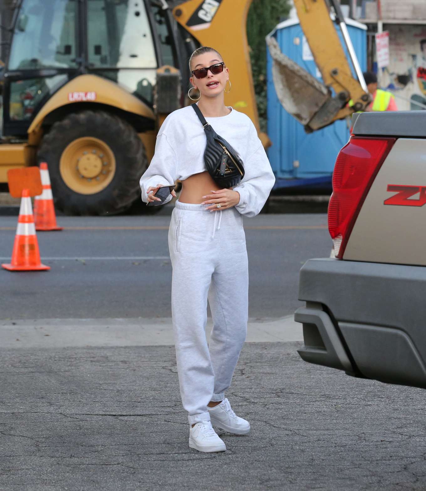 Hailey Bieber - Hits the salon in Beverly Hills-11 | GotCeleb