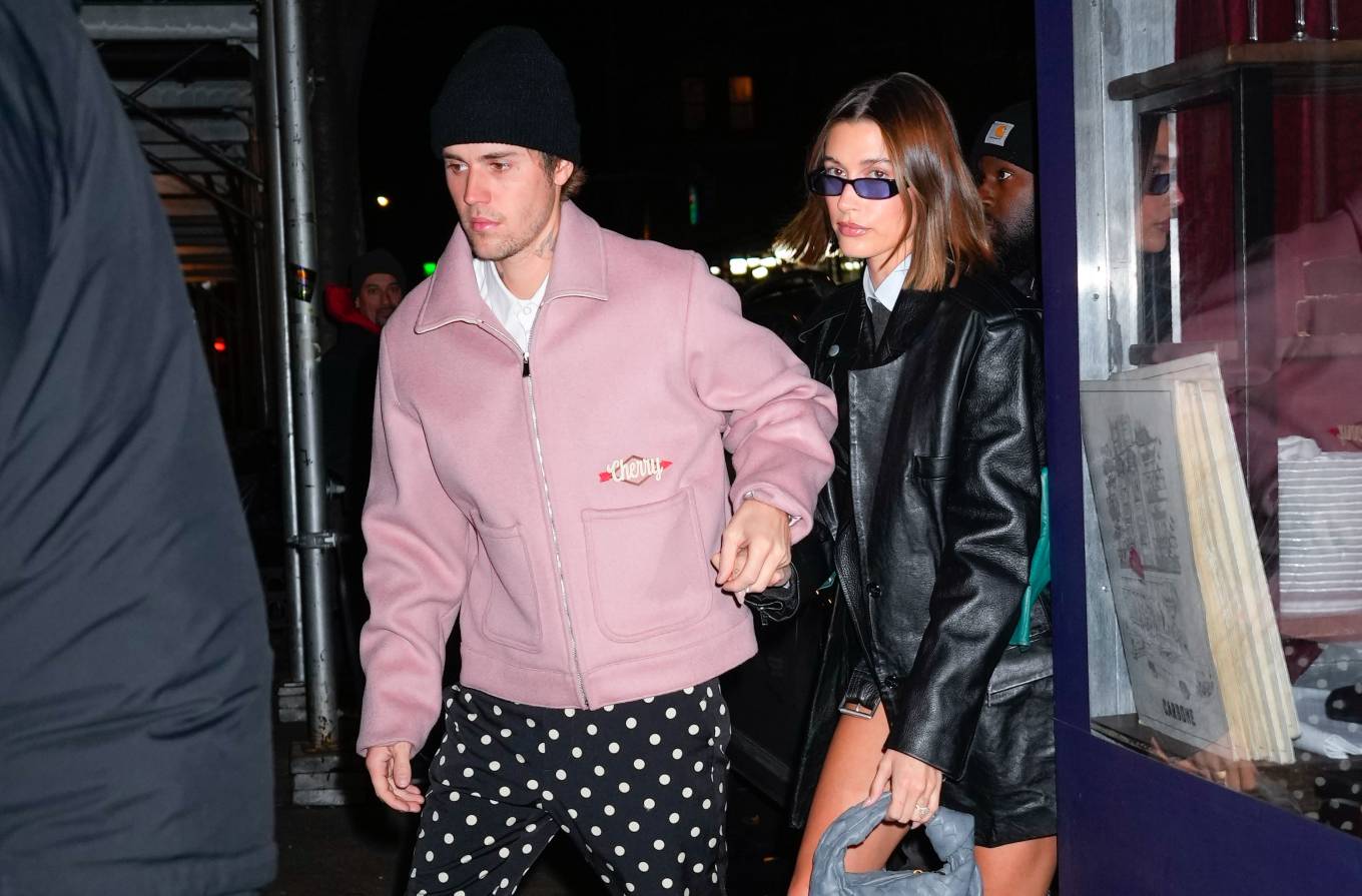 Hailey Bieber 2023 : Hailey Bieber – With Justin Heads out for dinner in New York-09