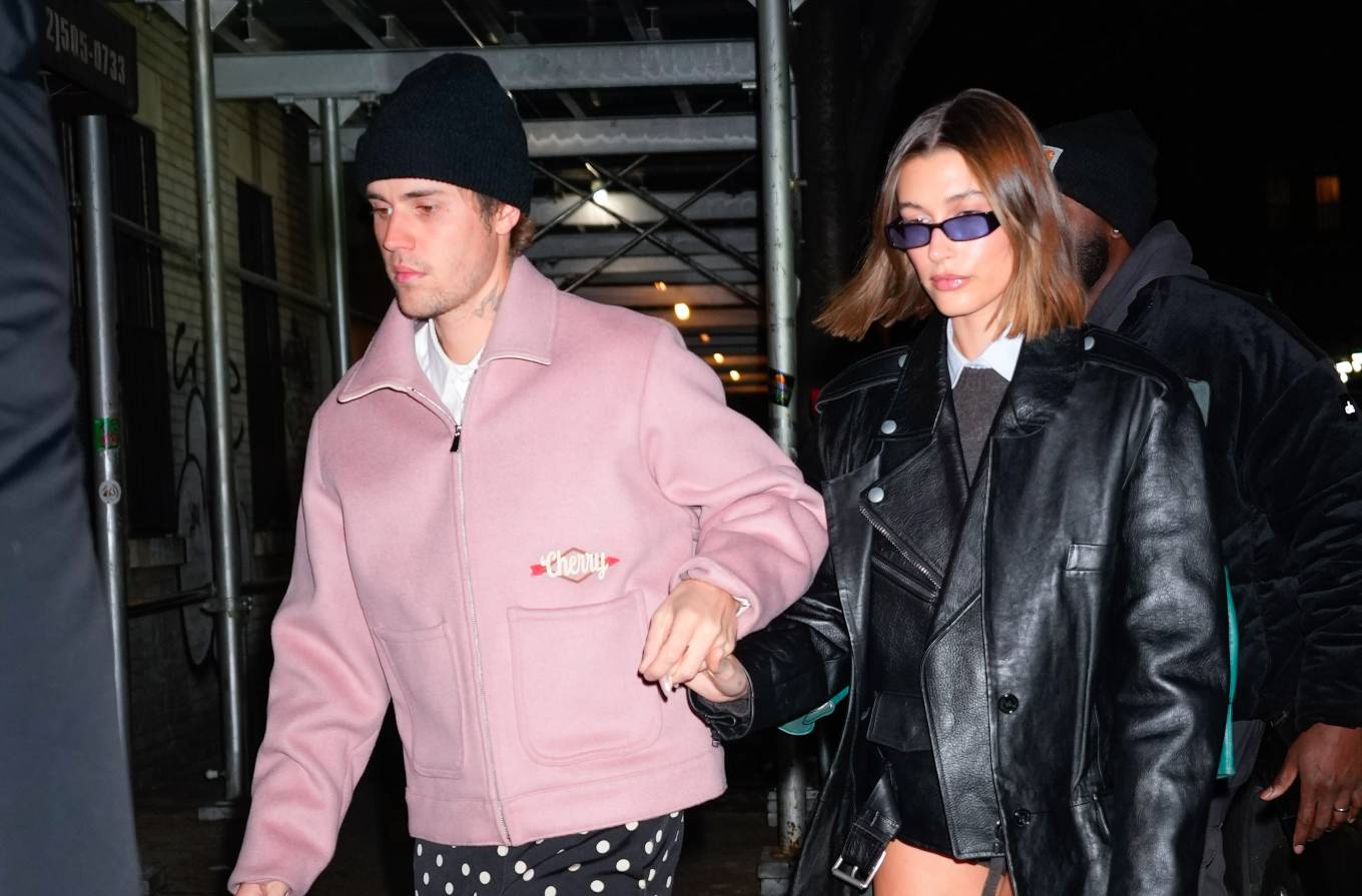 Hailey Bieber 2023 : Hailey Bieber – With Justin Heads out for dinner in New York-10