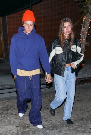 Hailey Bieber - With Justin hold hands on a dinner date