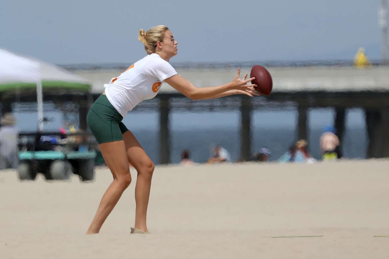 Hailey Clauson â€“ Playing flag football on Venice Beach