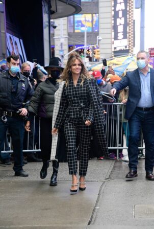 Halle Berry - arrives at Good Morning America in New York City