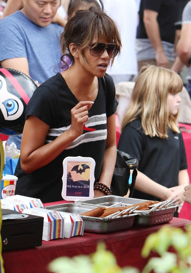 Halle Berry - Halloween Party at her son's school in Beverly Hills