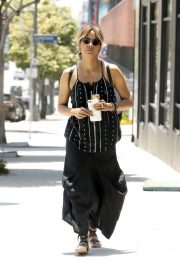 Halle Berry - Heading to a business meeting in Los Angeles
