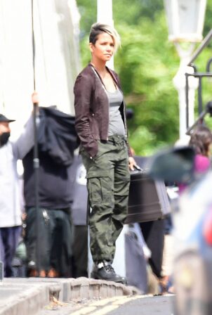 Halle Berry - On the set of 'Our Man from Jersey' on London's Albert Bridge