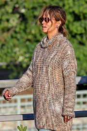 Halle Berry - Out for lunch in the Studio City