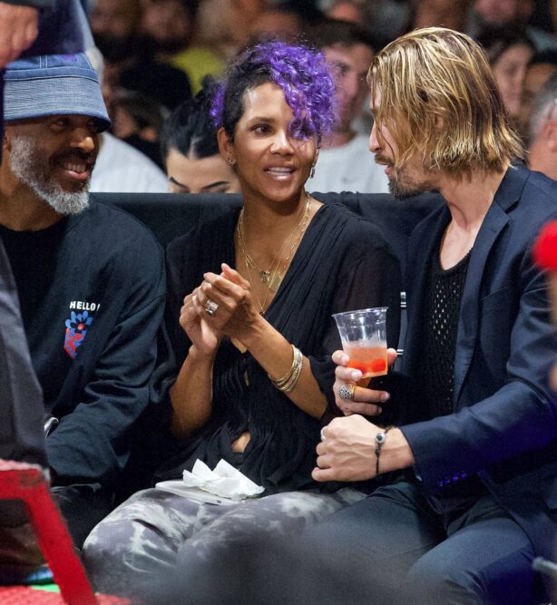 Halle Berry - Seen at an Boxing Match in Los Angeles