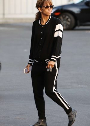 Halle Berry - Shopping in Beverly Hills