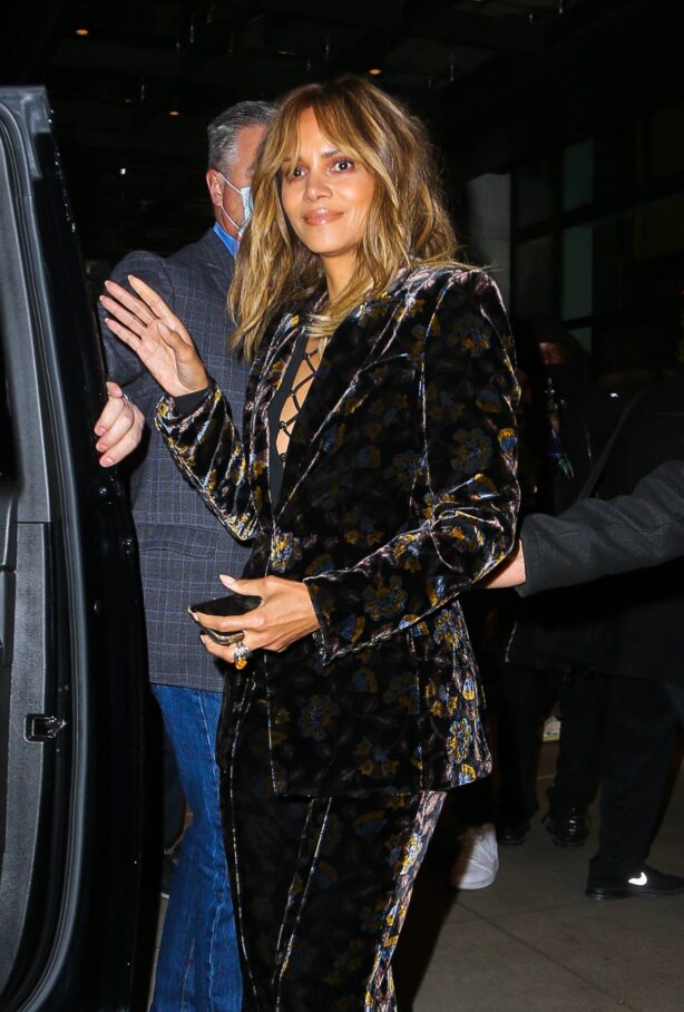 Halle Berry - Spotted leaving her hotel in New York