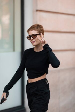 Halsey - Arrives at Givenchy during Paris Fashion Week
