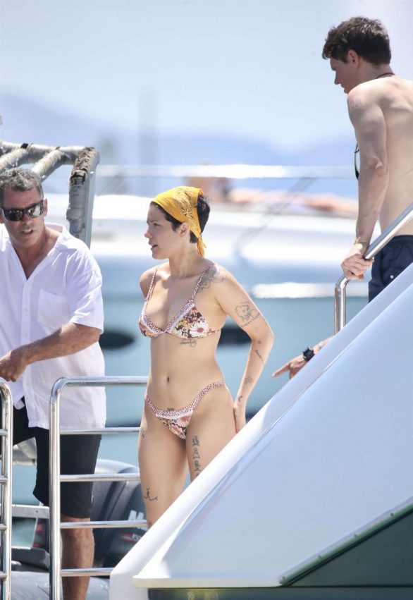 Halsey - In bikini enjoys the sunny Gold Coast on Jetski in Australia