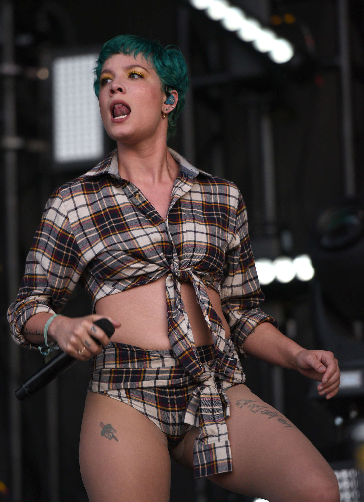 Halsey - Performs at 2016 Bonnaroo Music + Arts Festival in Manchester