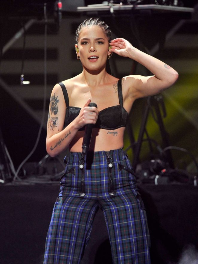 Halsey - Performs at WiLD 94.9's FM's Jingle Ball 2017 in San Jose
