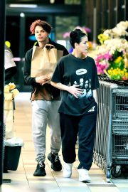 Halsey - Shopping at Gelson's Supermarket in Los Angeles