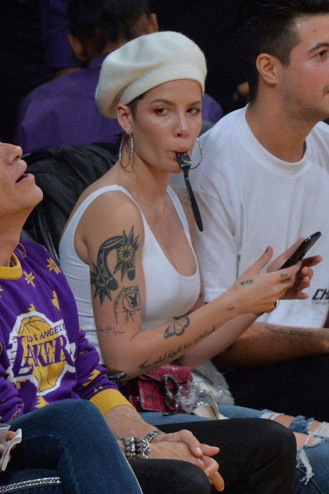 Halsey - Watch Lakers Game at the Staples Center in Los Angeles