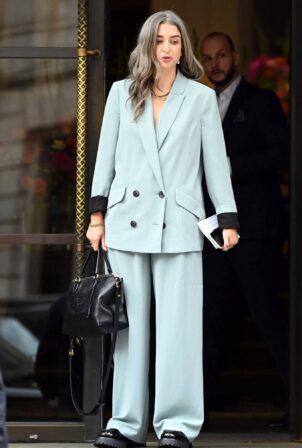 Harriet Rose - Seen arriving at a central London Hotel