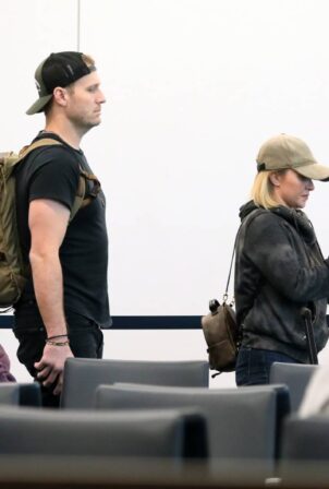 Hayden Panettiere - Spotted at LAX in Los Angeles