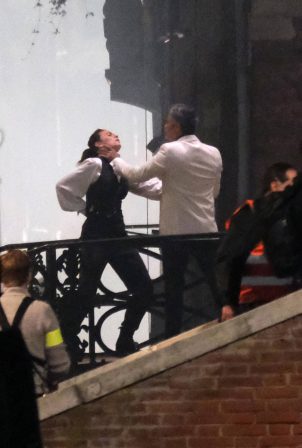 Hayley Atwell - Filming a fight scene on the set of 'Mission Impossible 7' in Venice