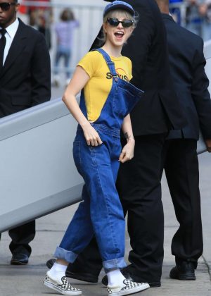 Hayley Williams - Arrives at 'Jimmy Kimmel Live' in Hollywood