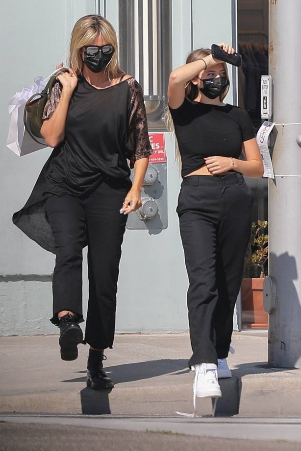 Heidi Klum - Shopping candids on Rodeo Drive with her daughter in Beverly Hills