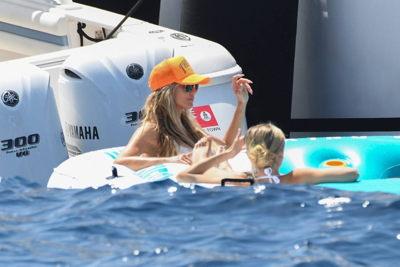 Heidi Klum With Leni Klum Soak On A Luxury Yacht In Capri 41 Gotceleb